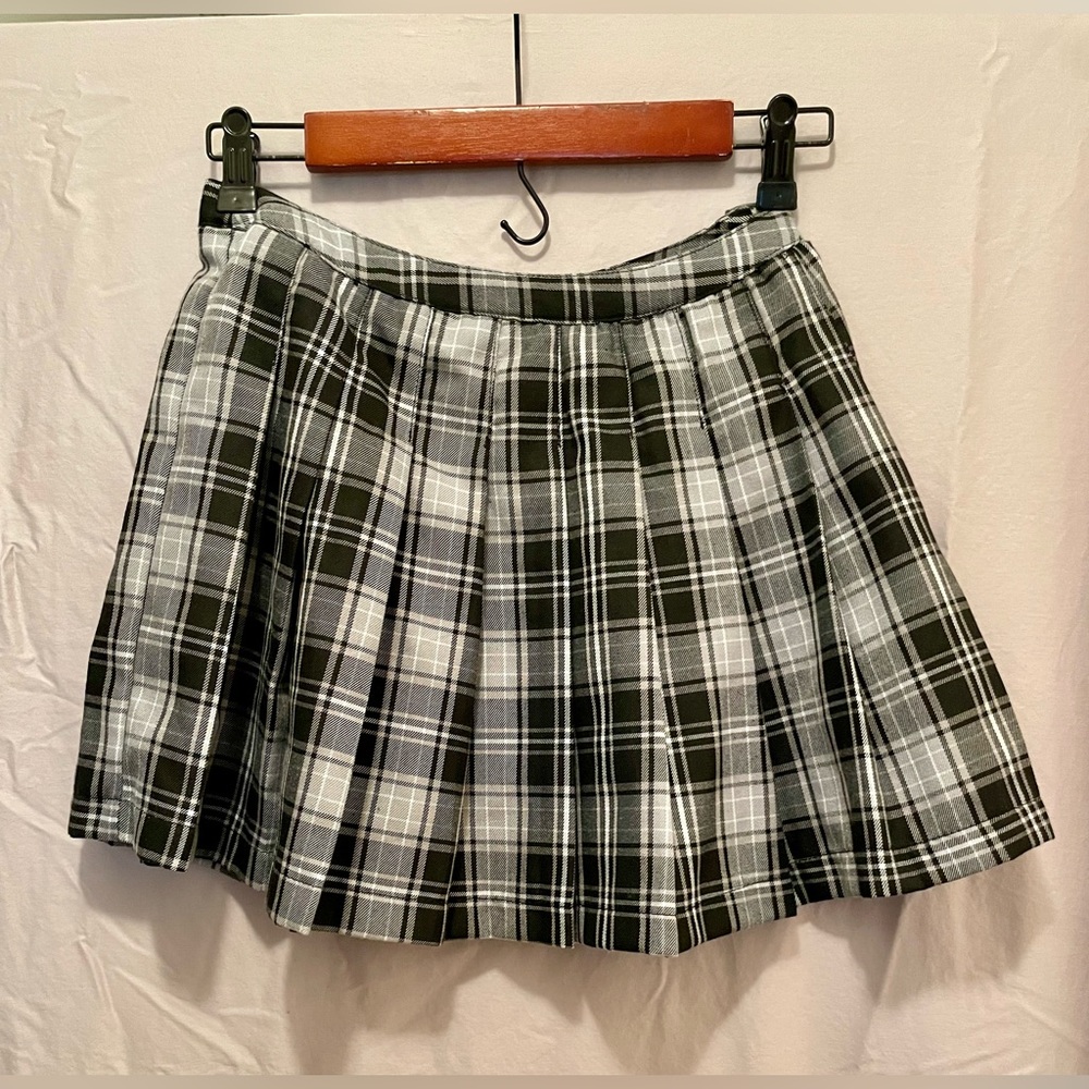 Black Plaid Pleaded Skirt